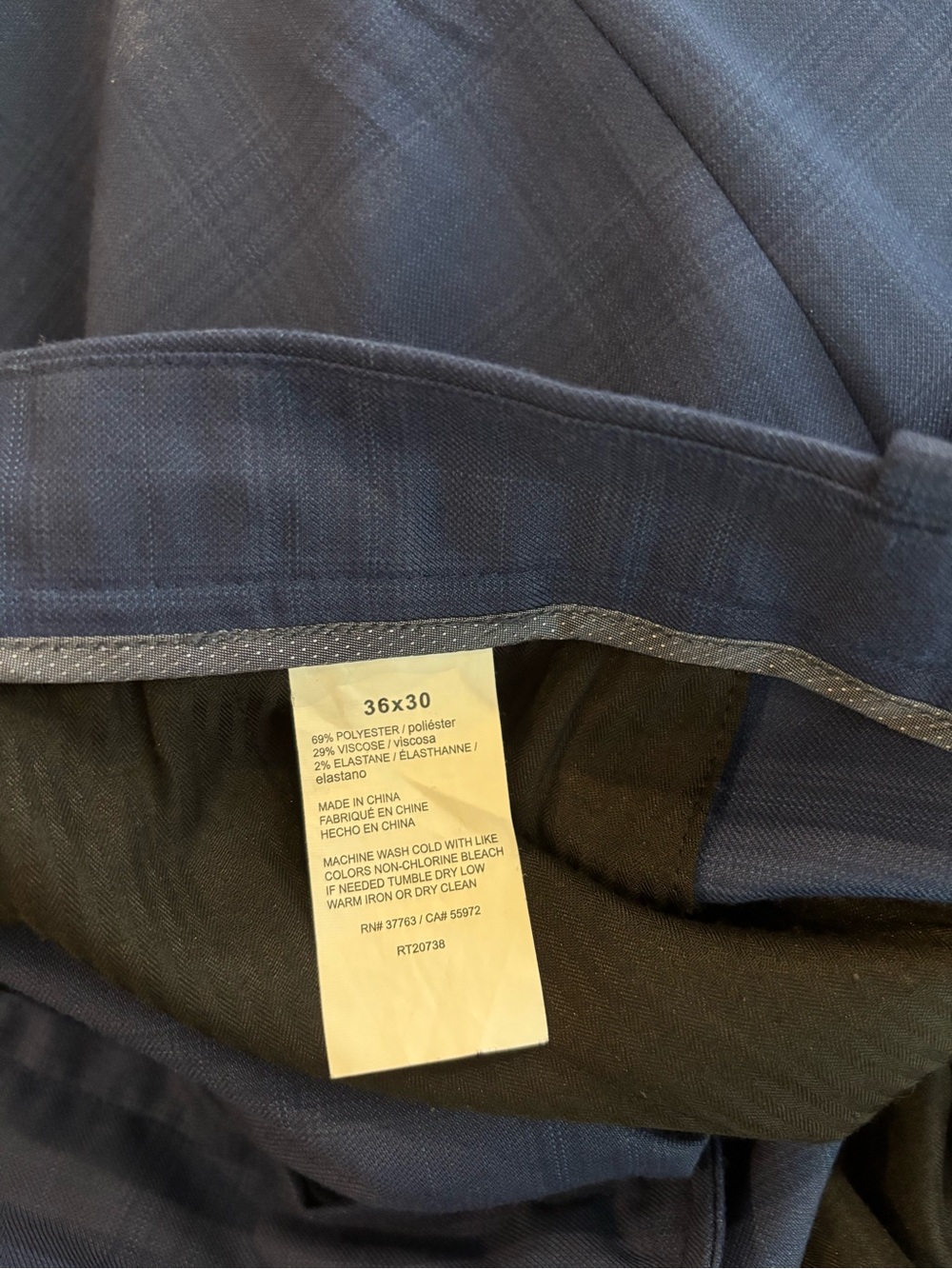Perry Ellis suit - Picture 4 of 4